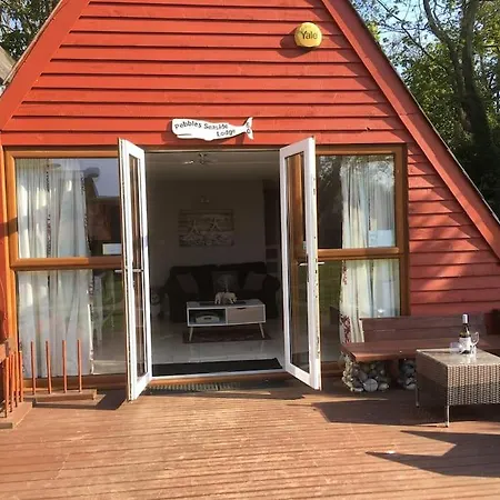 Pebbles Seaside Lodge Kingsdown  Exterior photo